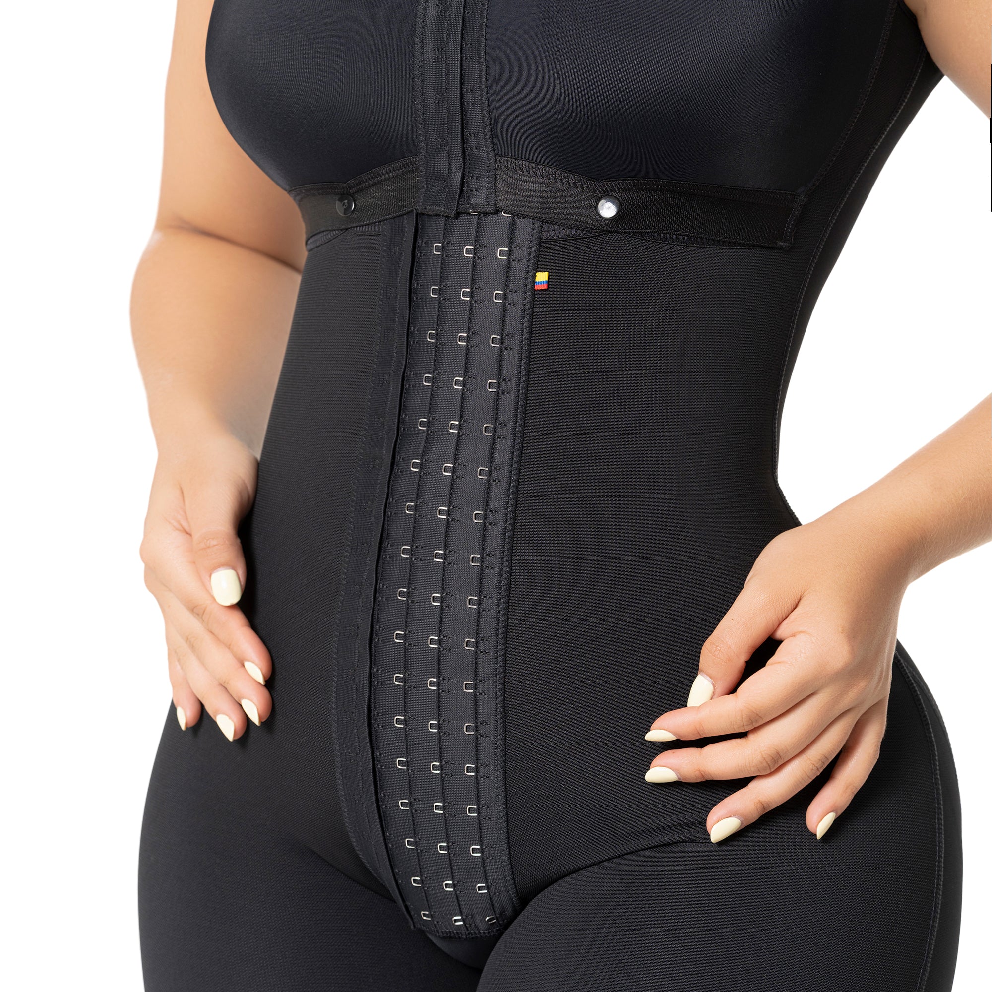 Fajas Salome 6086 black full-body Colombian shapewear bodysuit with hook-and-eye closure, daily compression faja front view