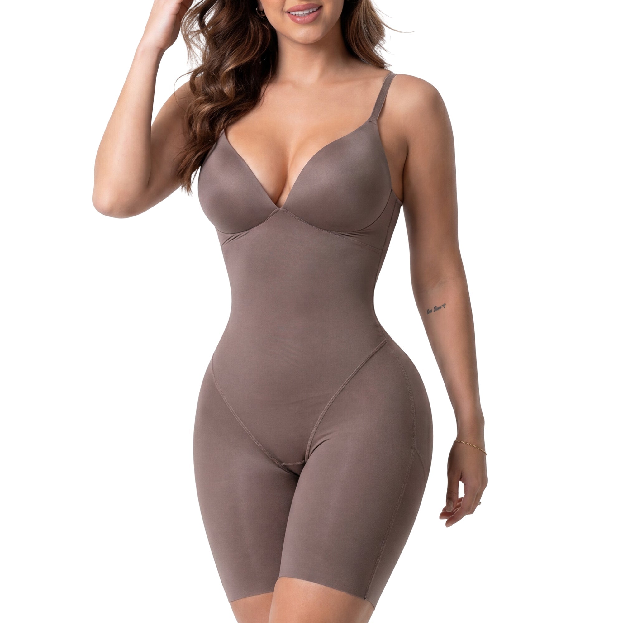 Fajas Salome 5501SCM-CAR mocha full-body shaper bodysuit with V-neck bra, daily Colombian shapewear for women front view