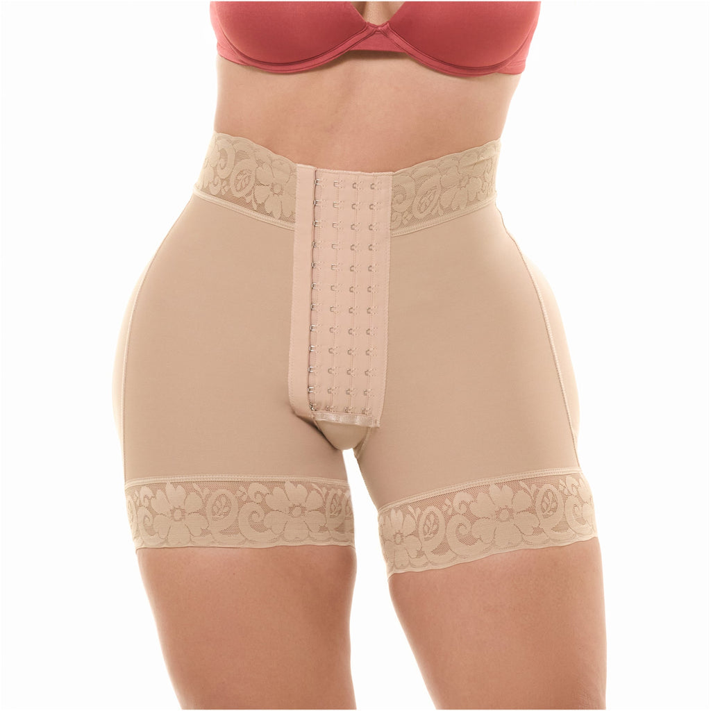 Fajas Salome SH-614B nude shaper shorts with hook closure and lace trim, Colombian shapewear body shaper front view